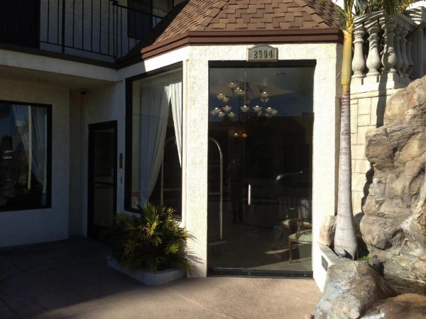 Jolly Roger Hotel image 11