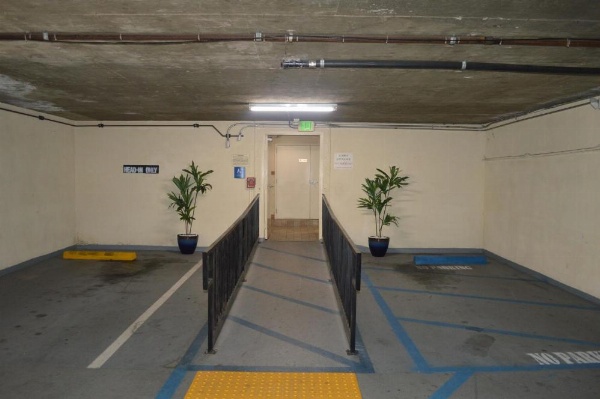 Jolly Roger Hotel image 13